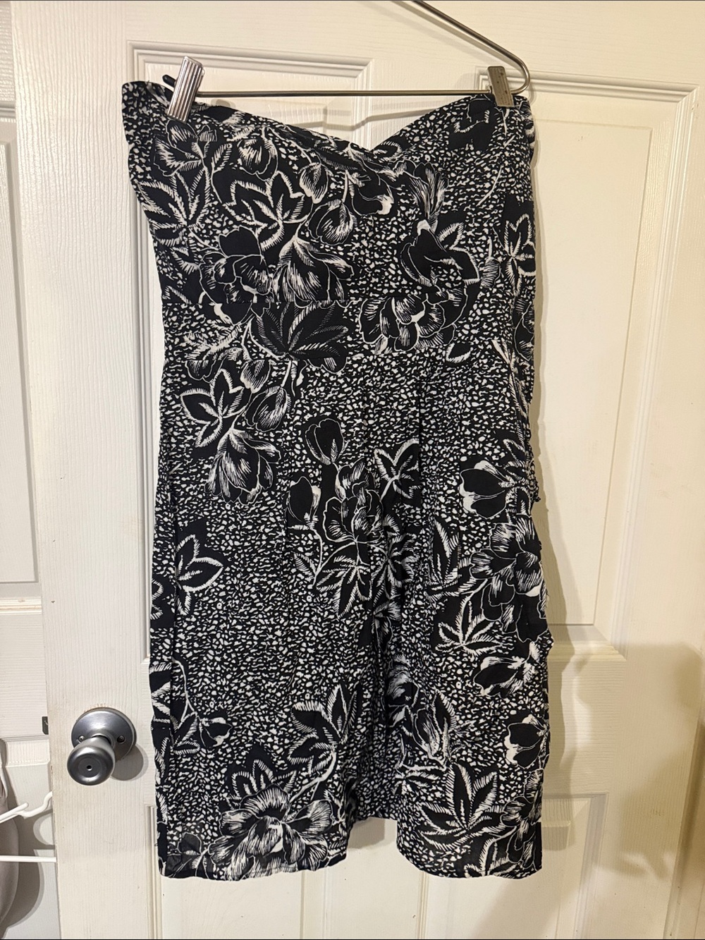 Express Black & White Floral Strapless Sweetheart Mini Dress Small
